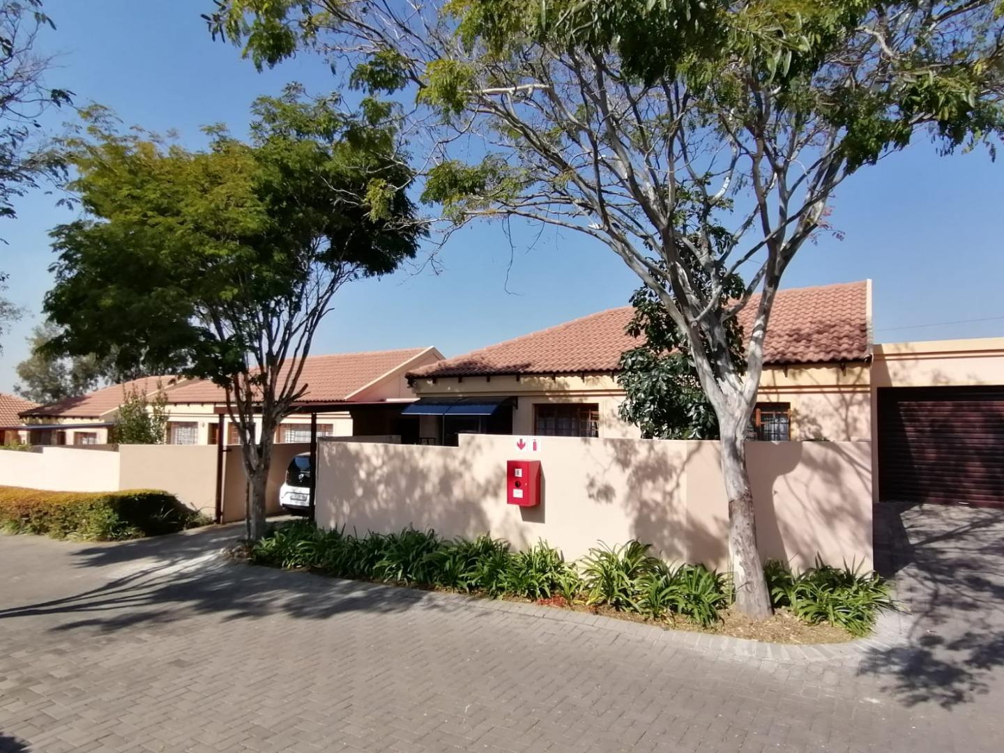 Moreleta Park Property Townhouses to rent in Moreleta Park