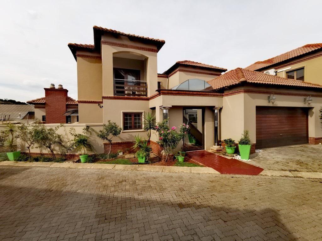 3 Bedroom House for sale in Olympus AH 389 Ajax P24112159127