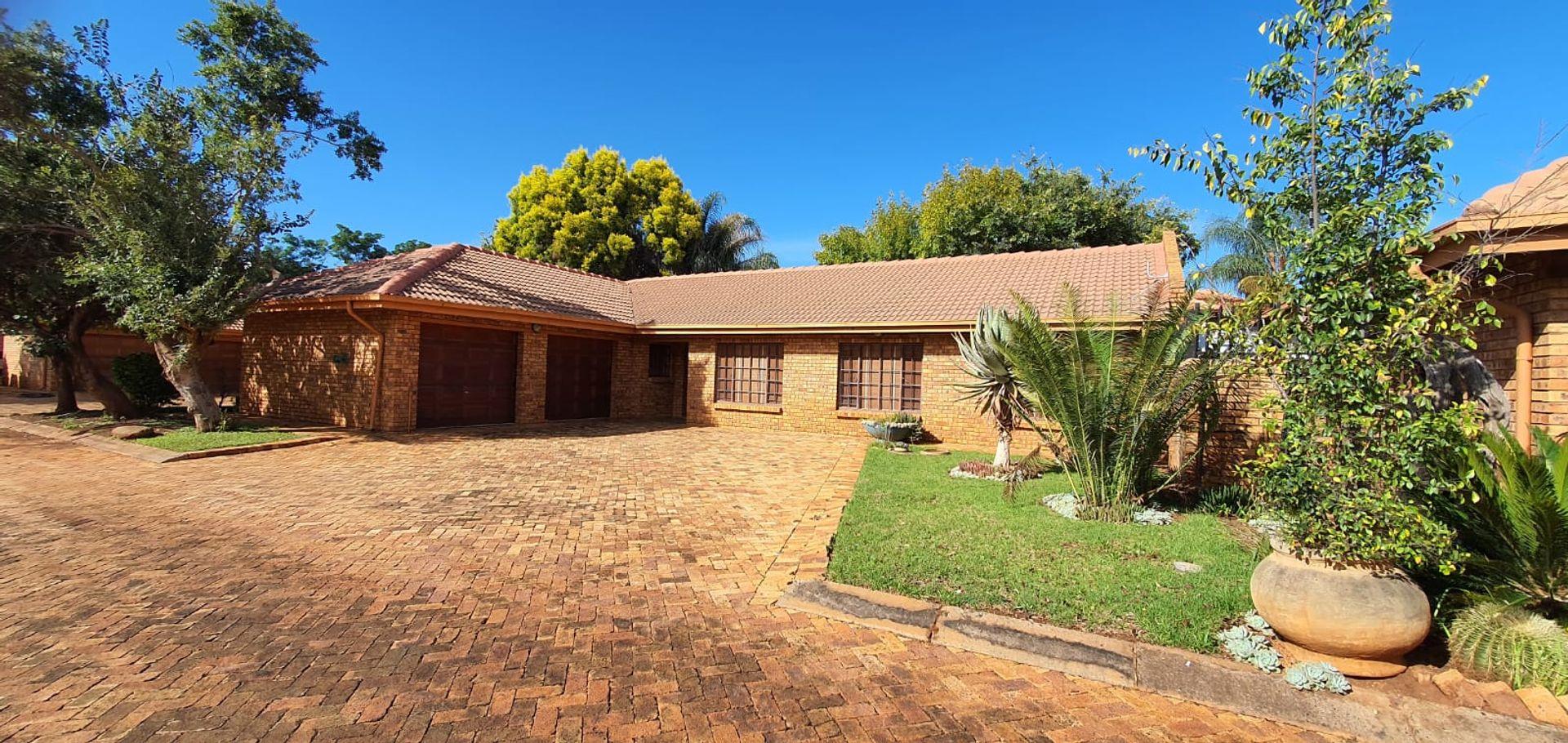 Property and houses to rent in Hartbeespoort Hartbeespoort Property