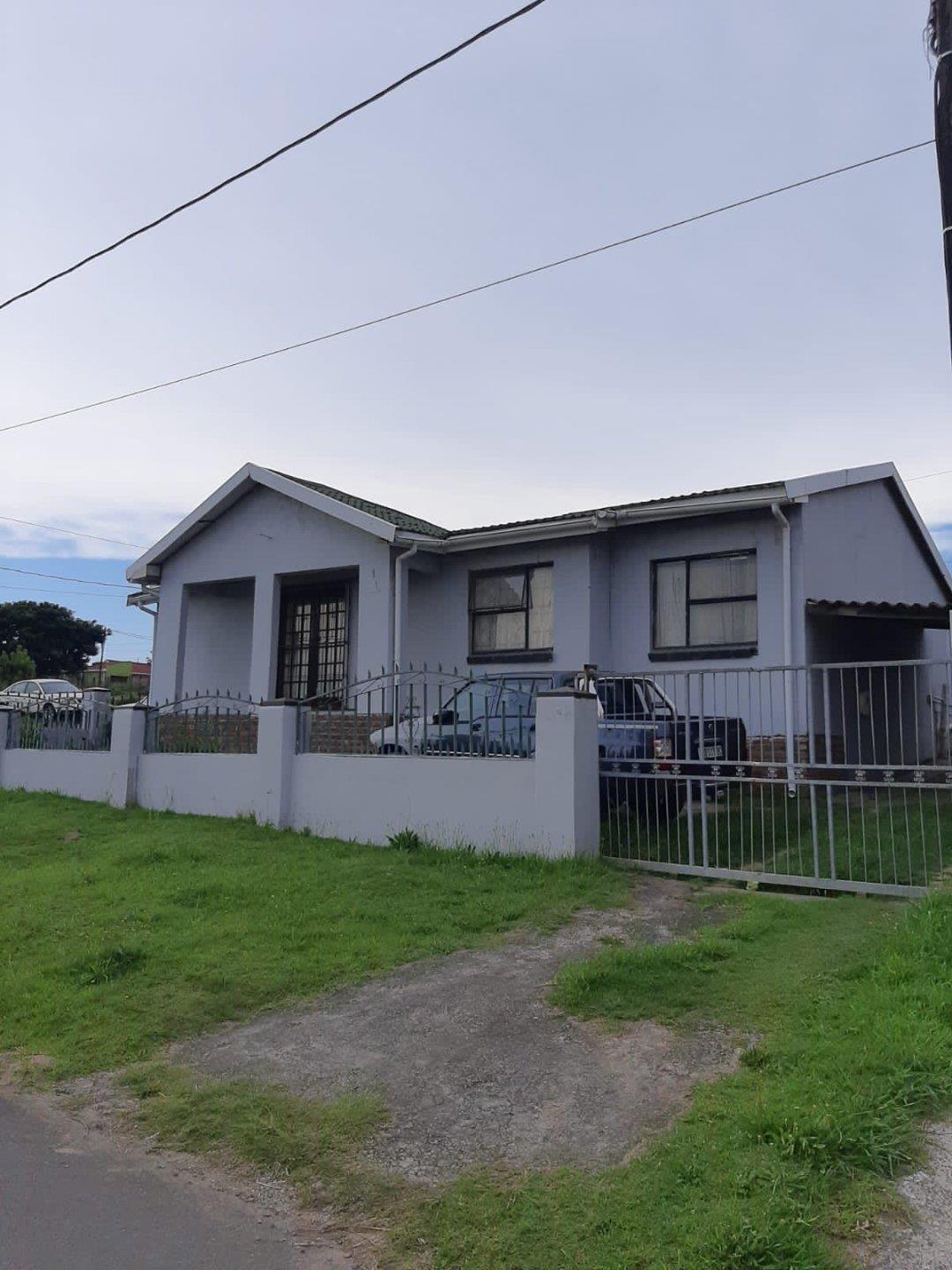 5 Bedroom House for sale in Mdantsane Nu 17 P24112168105