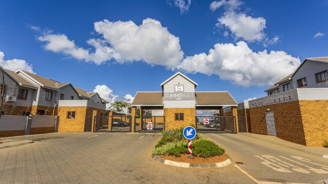 Townhouses for sale in Midrand Midrand Property