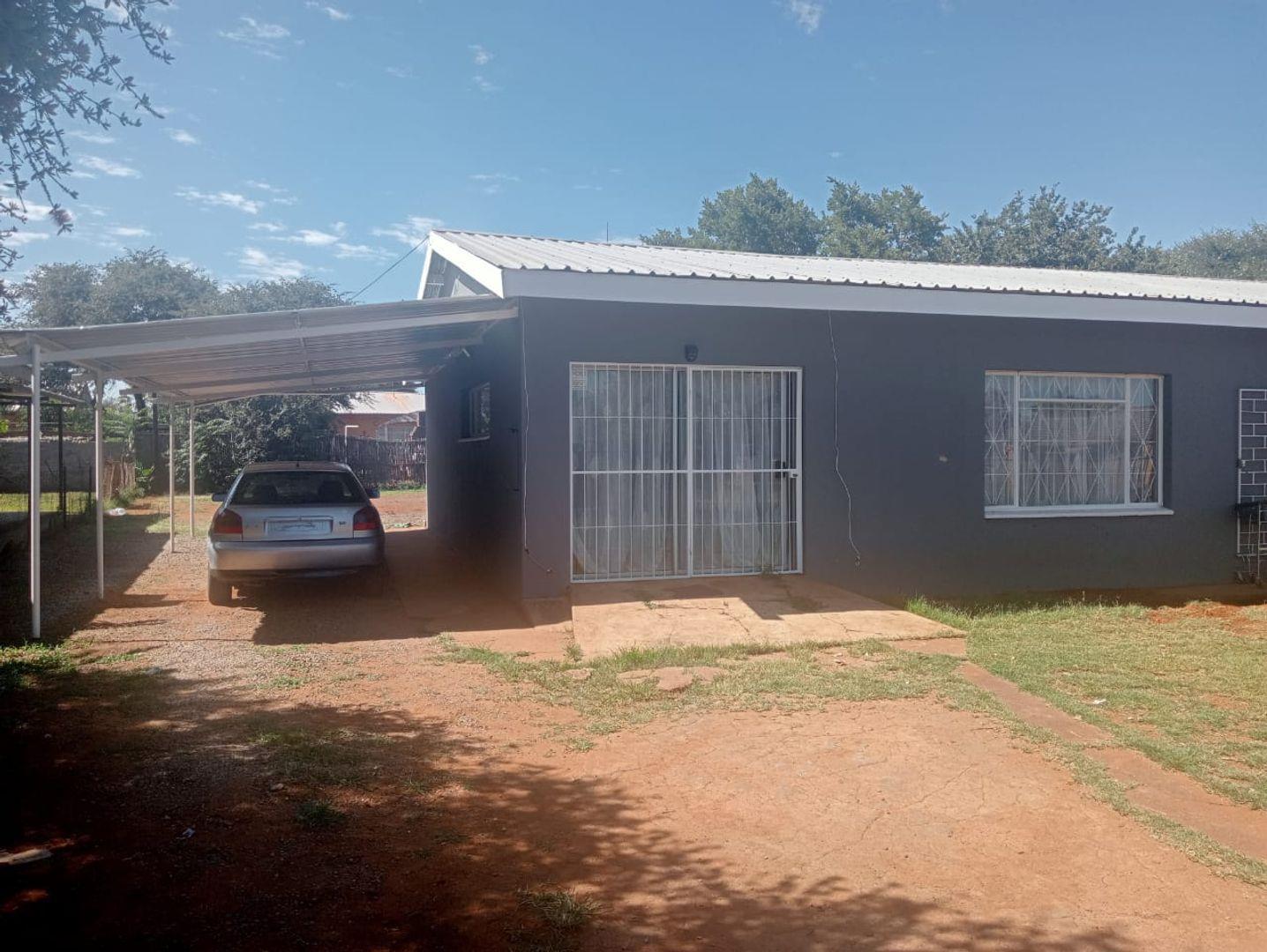 4 Bedroom House for sale in Kuruman P24112171281