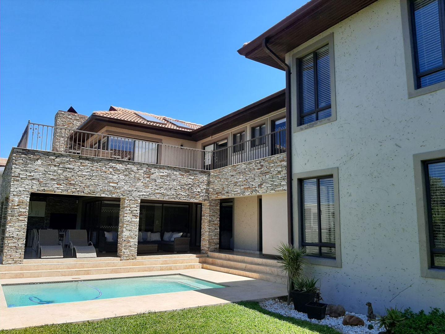 6 Bedroom House for sale in Izinga Ridge 47 Ndudumo Circle P24