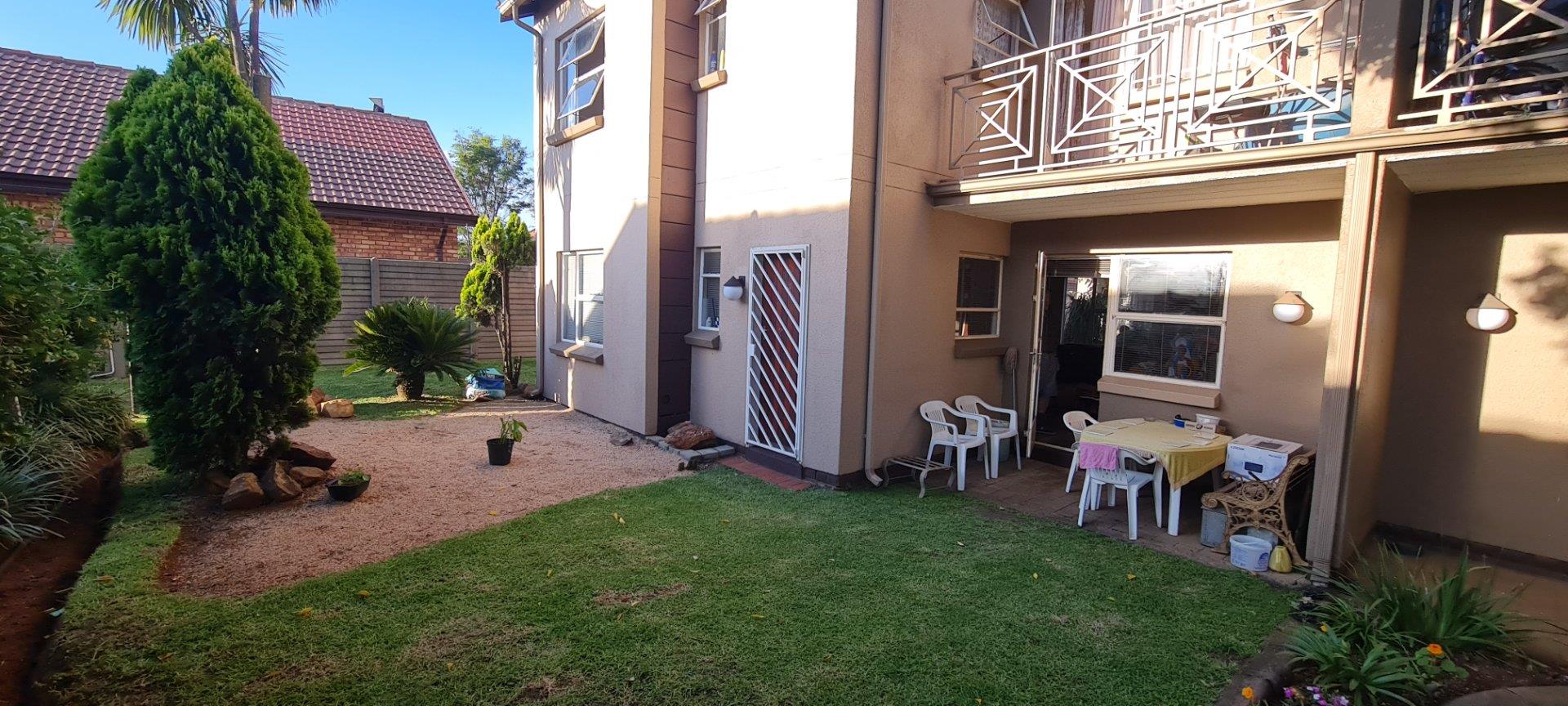 2 Bedroom Townhouse for sale in Bonaero Park 130 Cilaos, 157 Ascolana