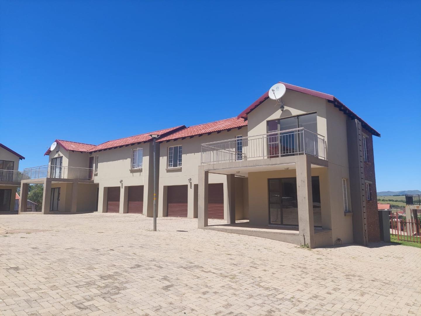4 Bedroom Townhouse for sale in Lydenburg P24112181913