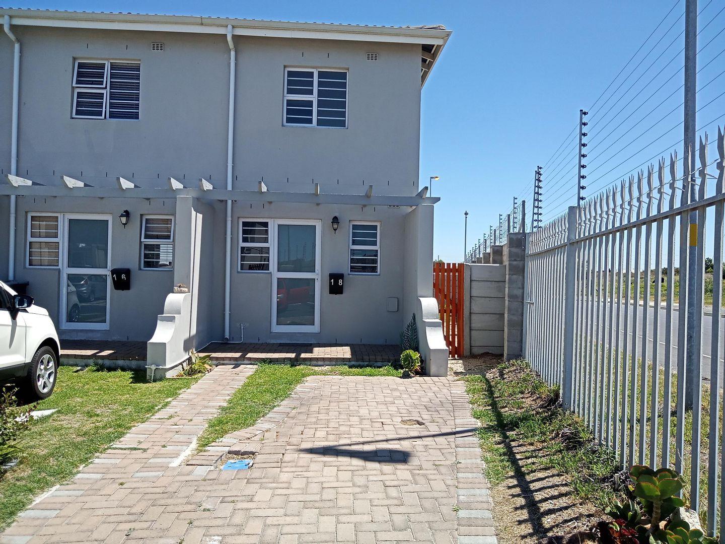 2 Bedroom House for sale in Bardale Village P24113609401