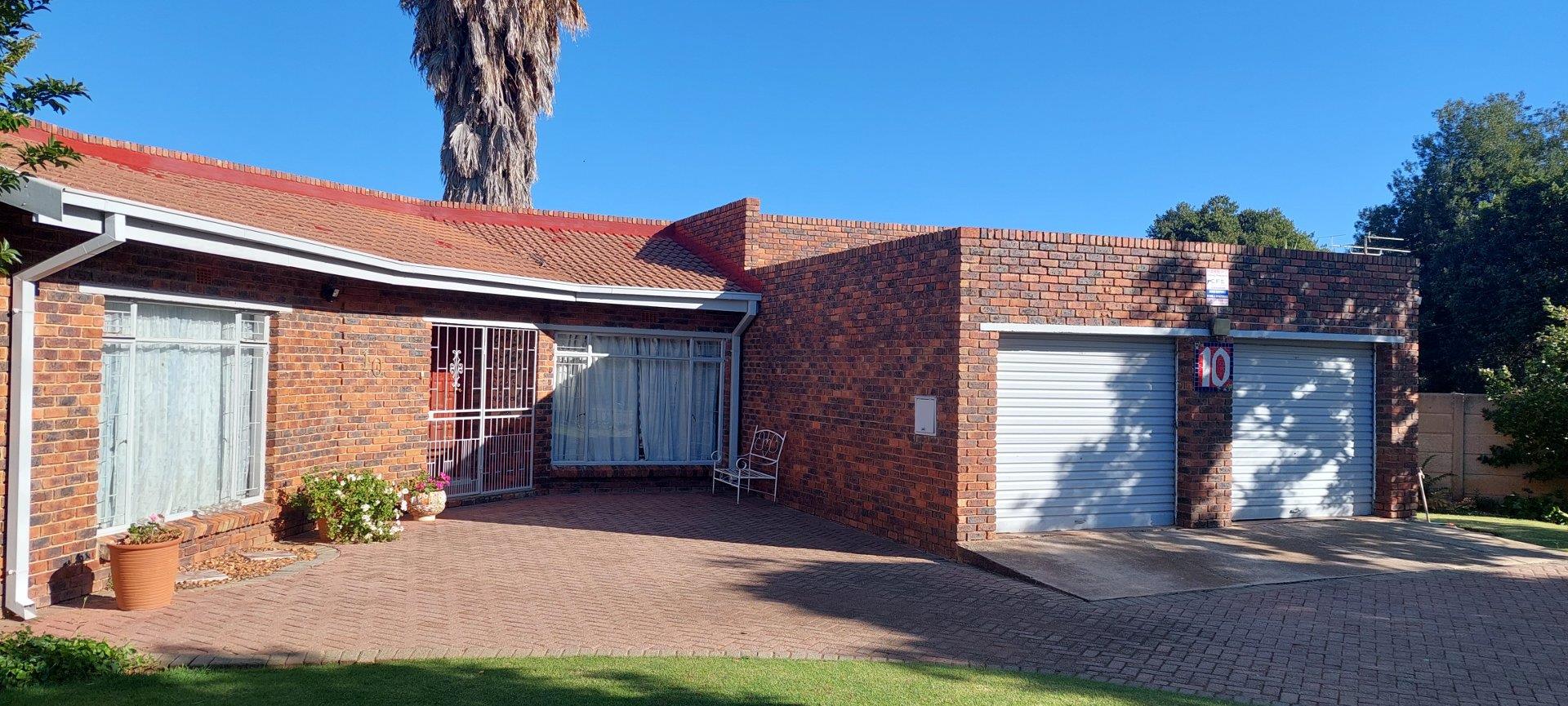 5 Bedroom House for sale in Riebeeckstad 10 Primrose Street P24