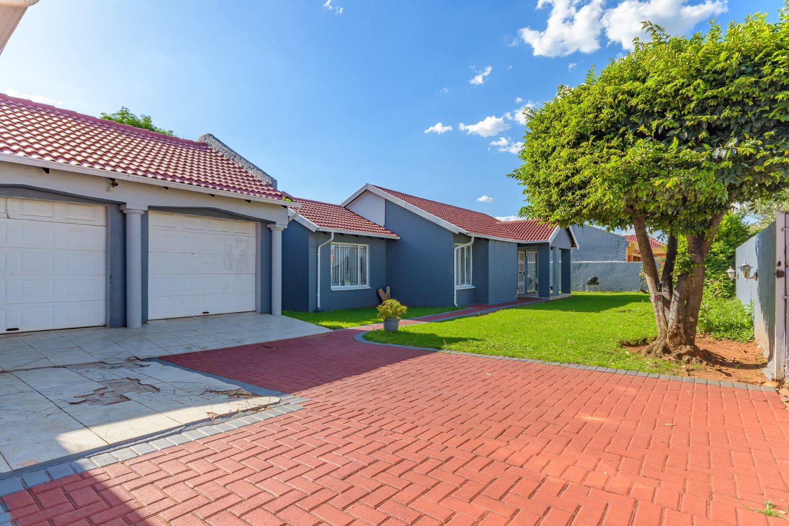 Spruit View Property Houses for sale in Spruit View