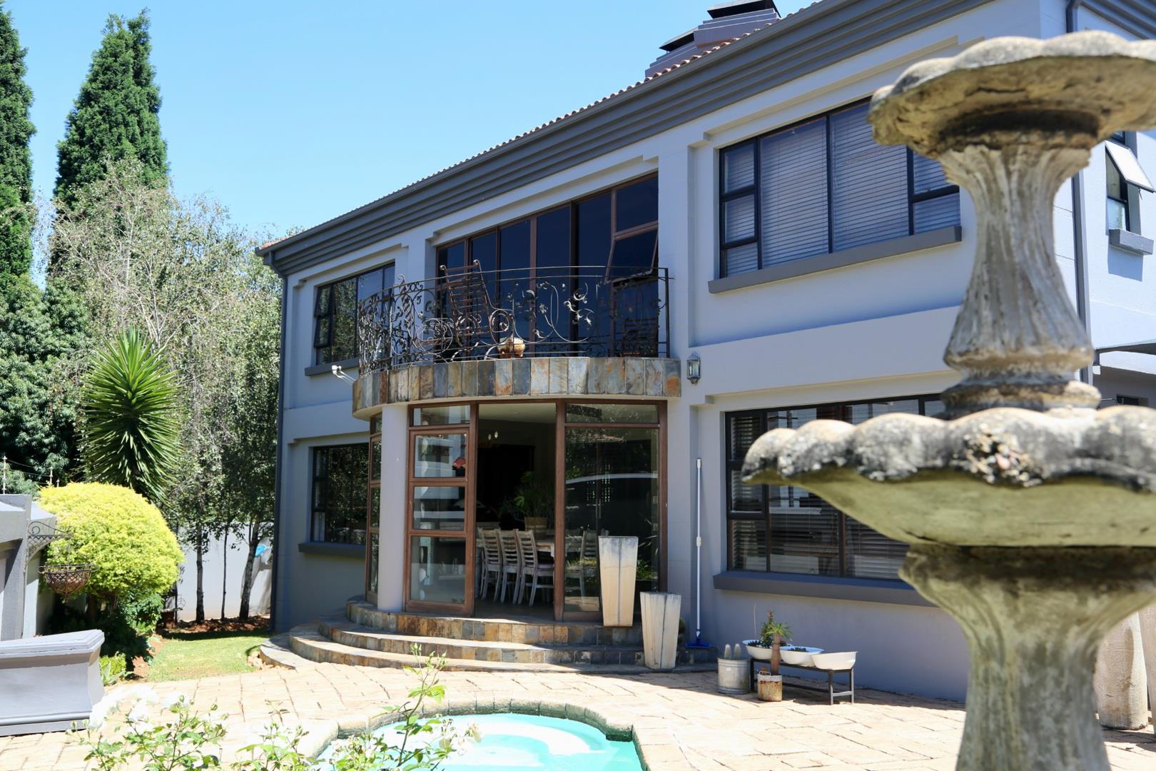 3 Bedroom House for sale in Aerorand P24112187580