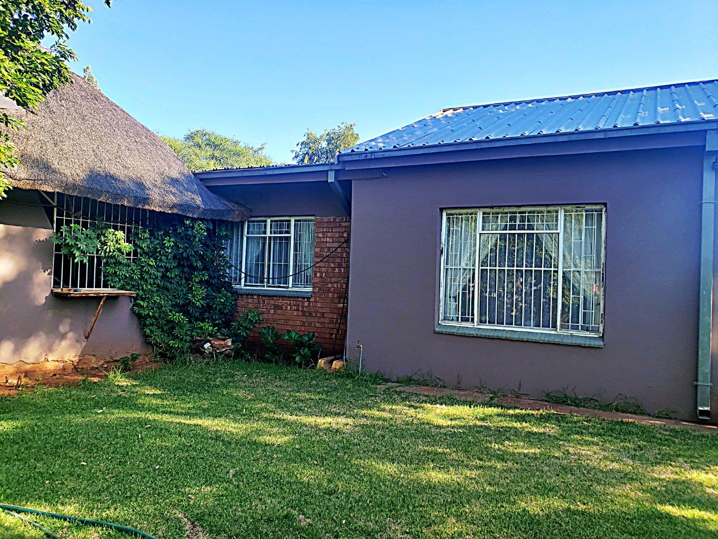 4 Bedroom House for sale in Warrenton P24112191664