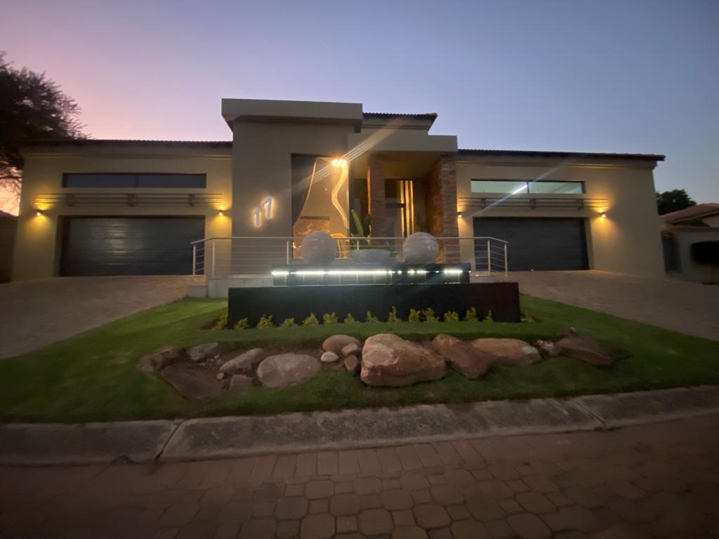 4 Bedroom House for sale in Three Rivers Proper P24112193207