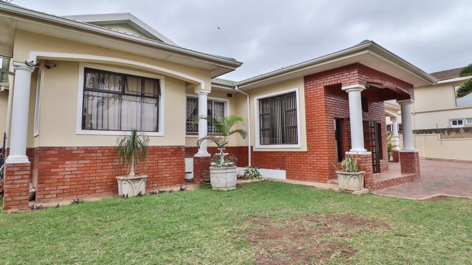 4 Bedroom House for sale in Mount North 40 Silver Oaks