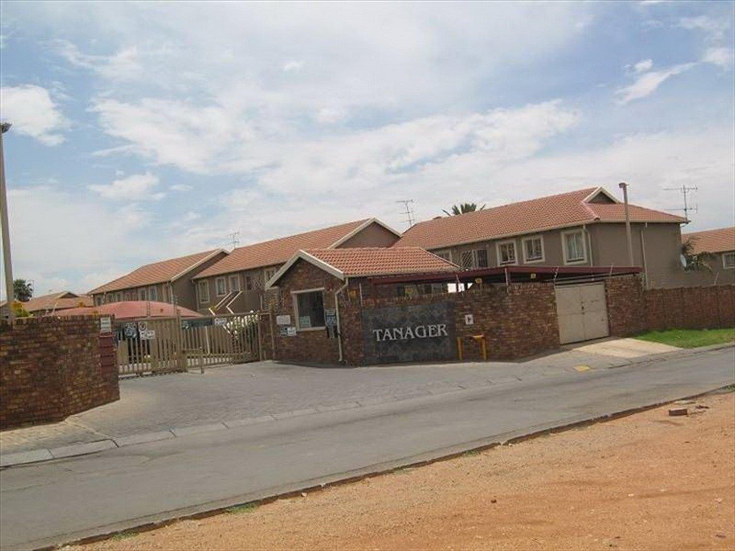 2 Bedroom Townhouse for sale in Glen Marais 100 Tanager, Dann Rd