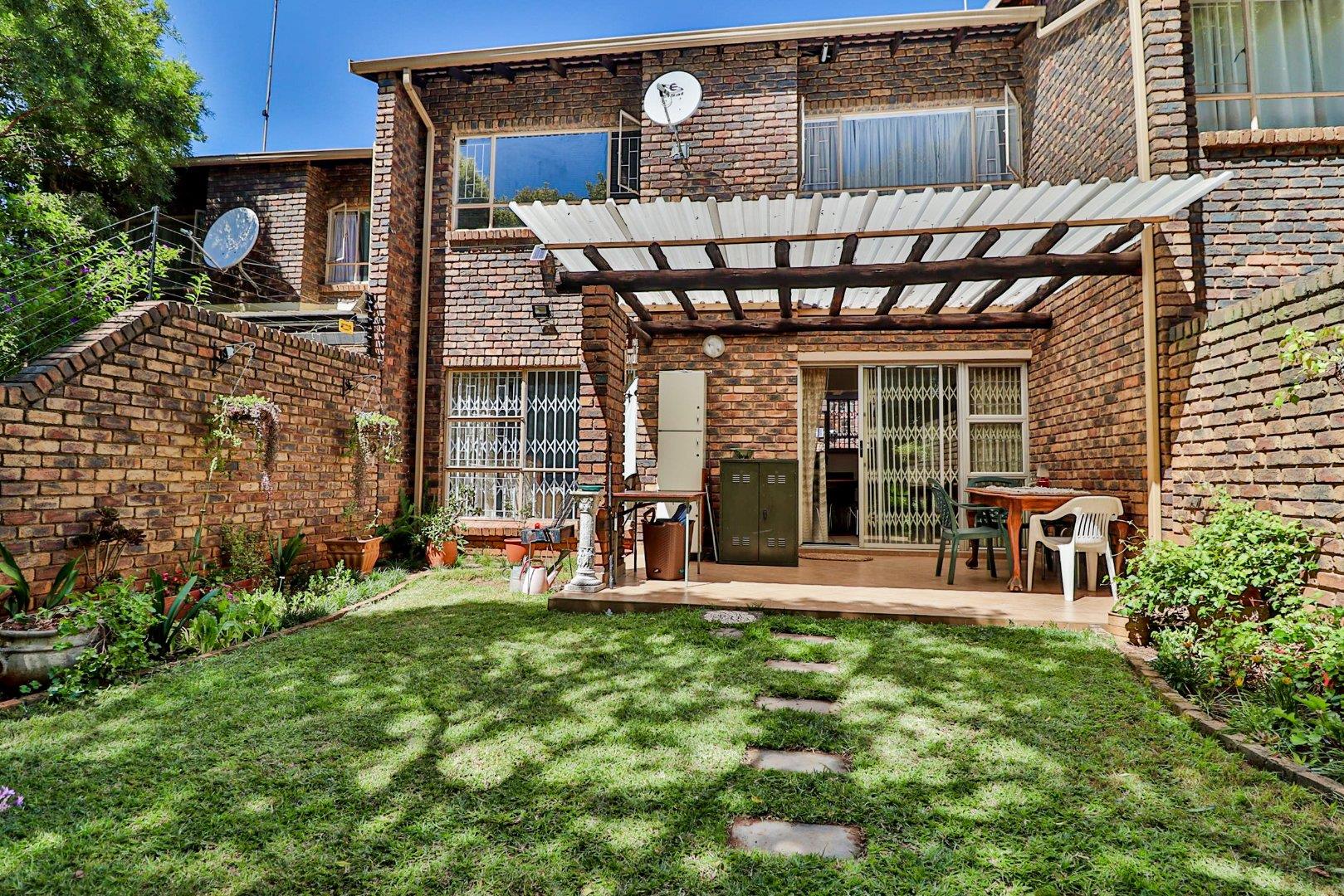 3 Bedroom Townhouse for sale in Monument Park P24112200108