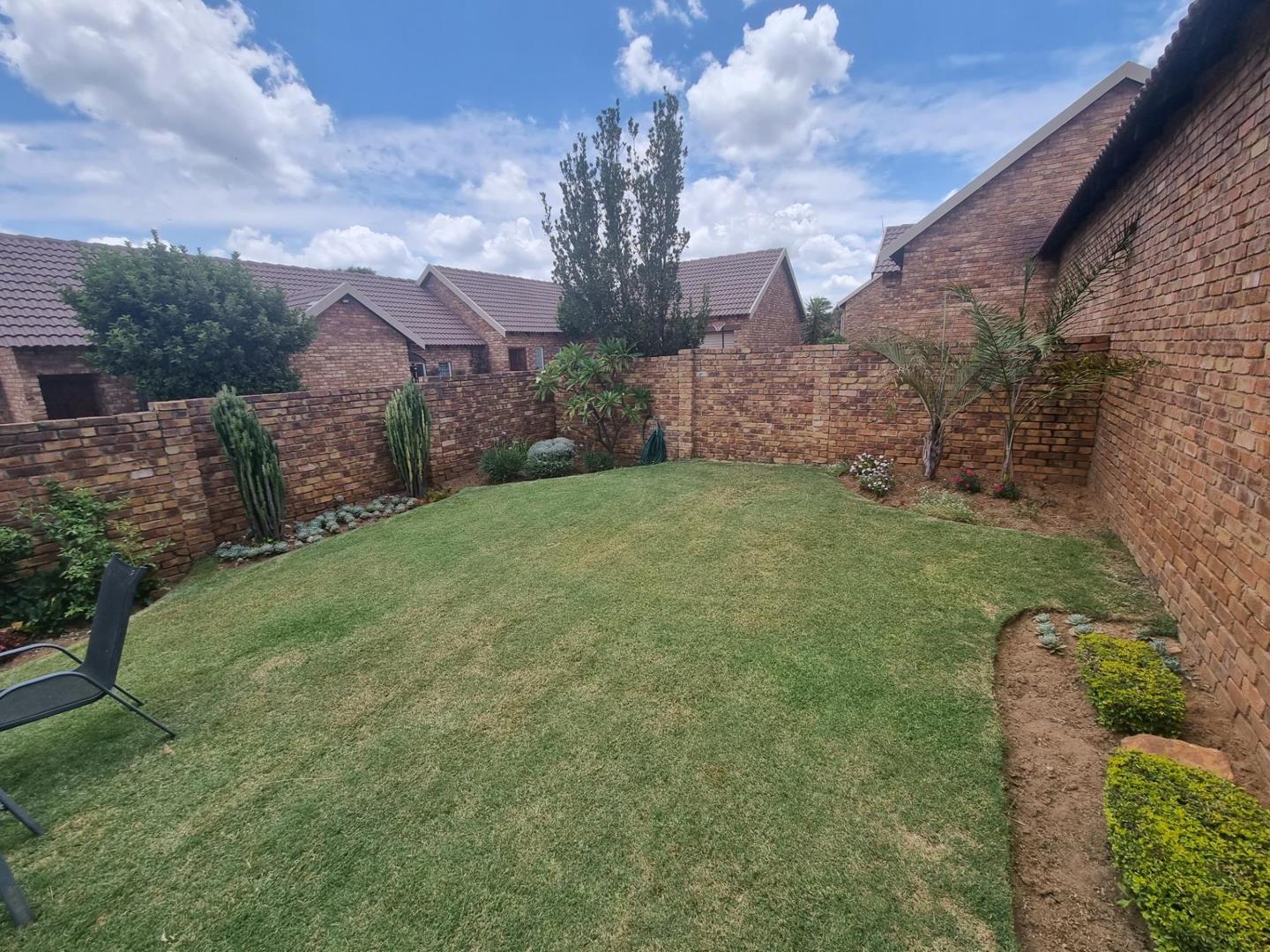 2 Bedroom Townhouse for sale in Brooklands Lifestyle Estate Stand