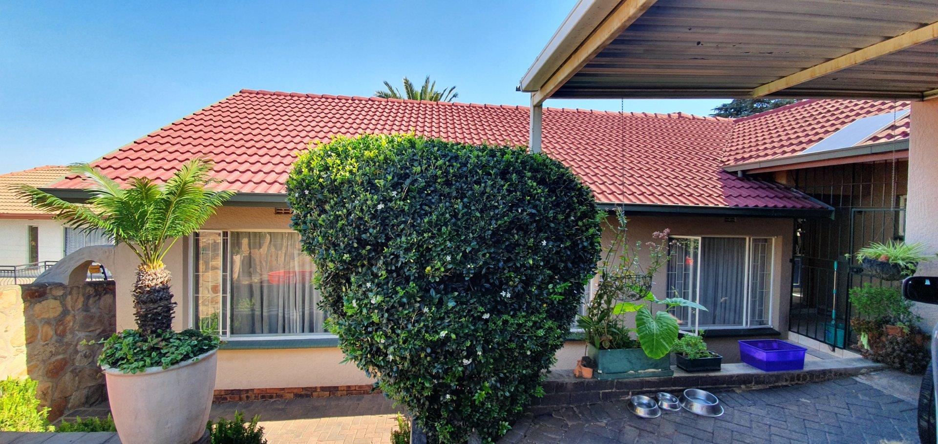 Oakdene, Johannesburg Property Property and houses for sale in