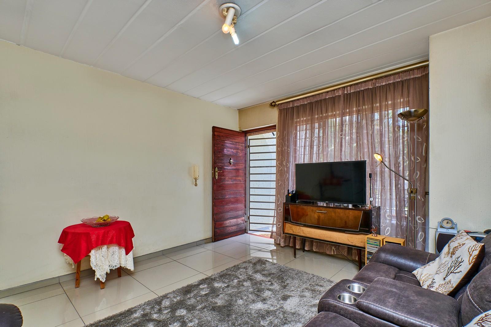 3 Bedroom Townhouse for sale in Lyndhurst P24112203479