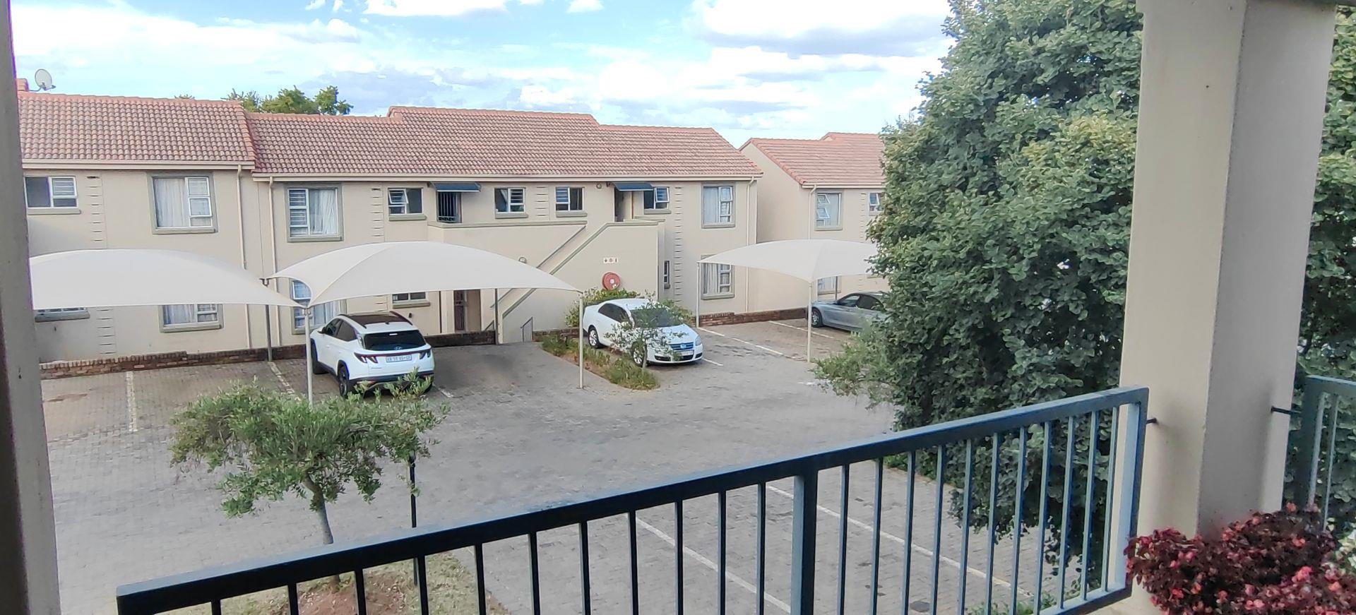 0.5 Bedroom Apartment / flat for sale in Hazeldean P24112205678