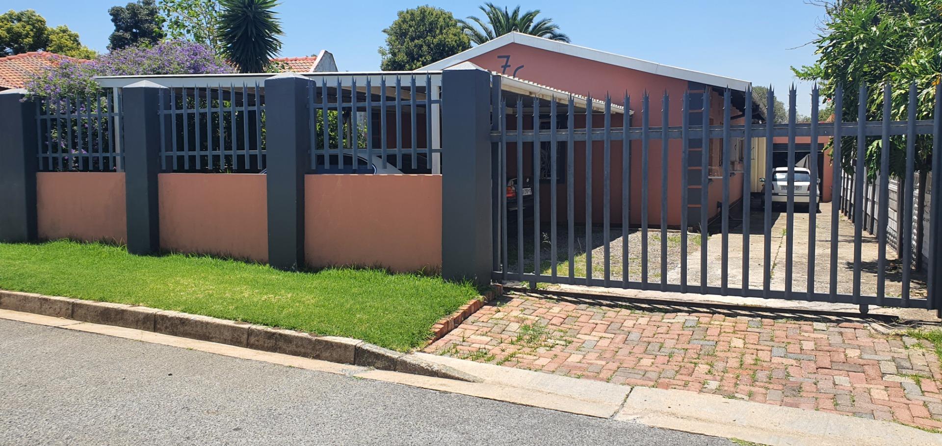 4 Bedroom House for sale in Sophiatown P24112206348