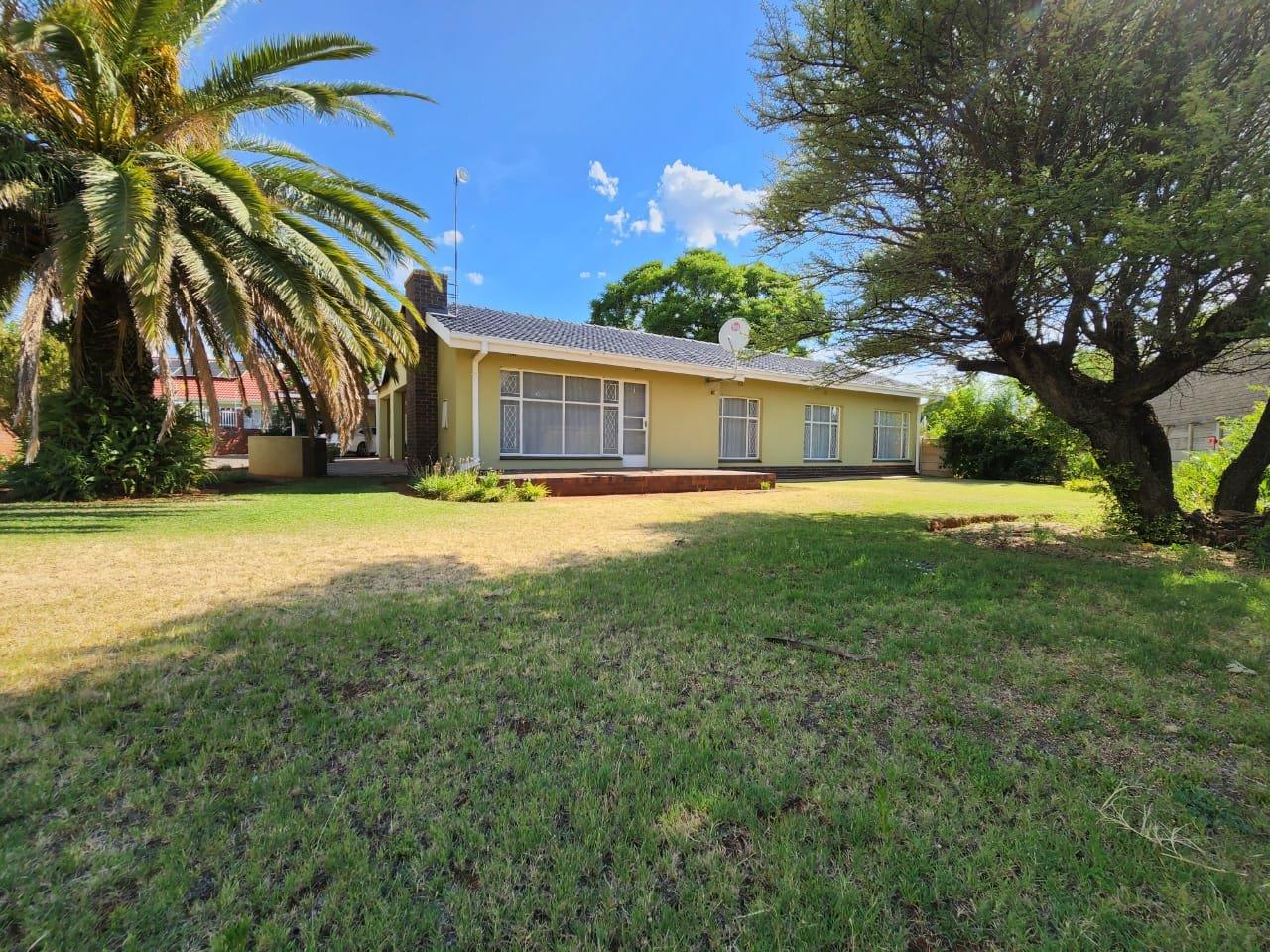 3 Bedroom House for sale in Carters Glen P24112207392