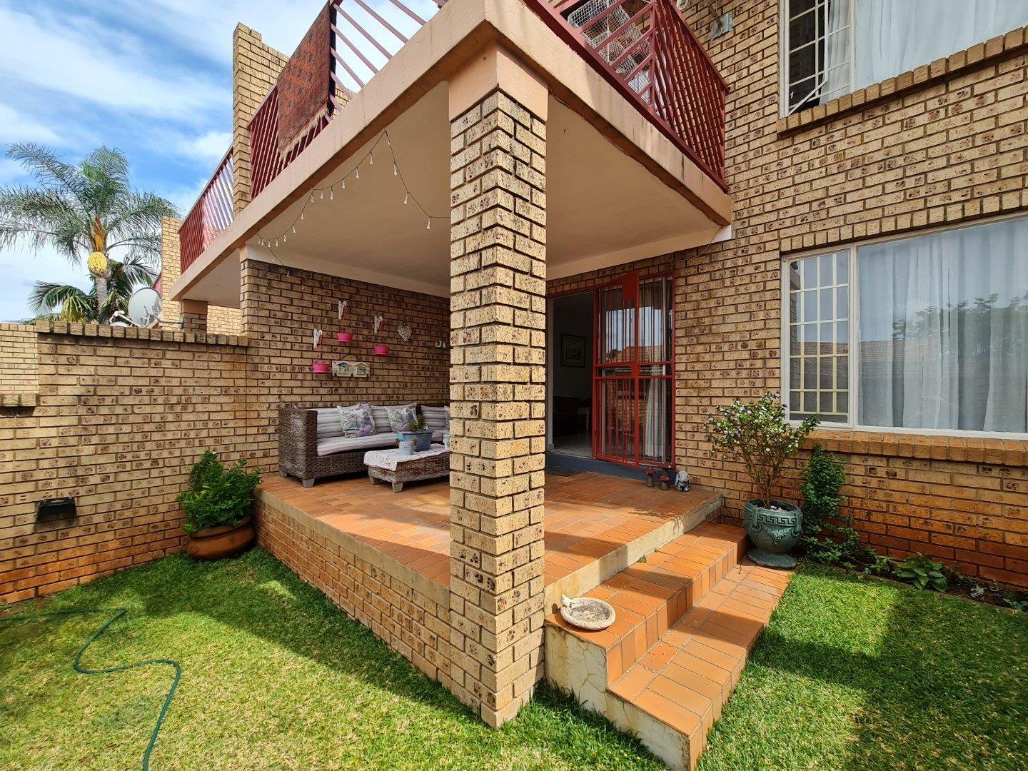 Faerie Glen Property Townhouses to rent in Faerie Glen Property24