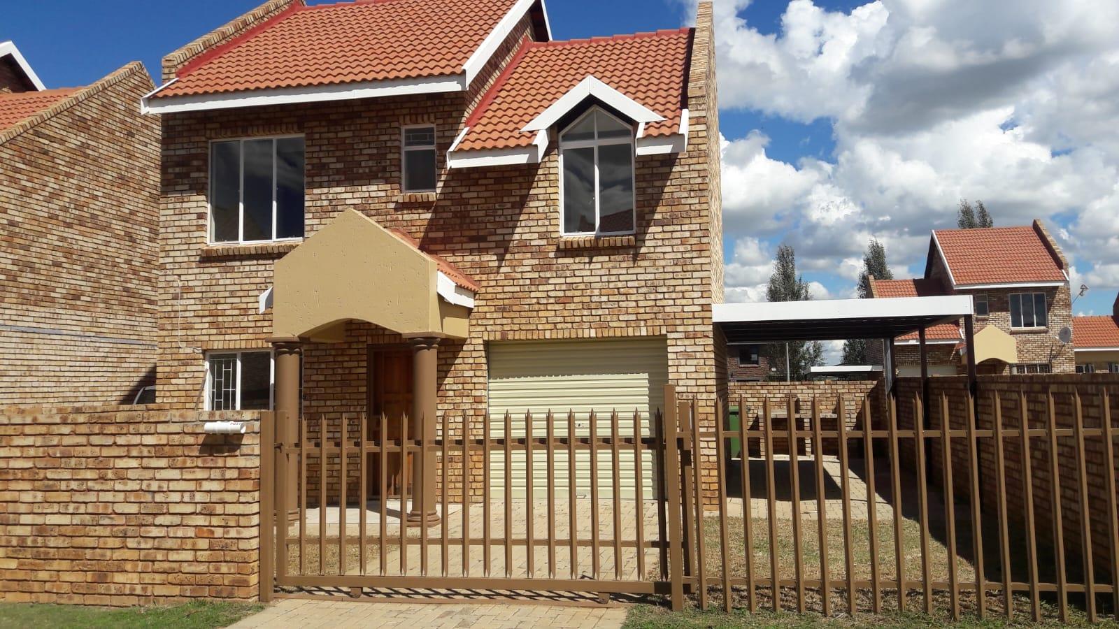 3 Bedroom Townhouse for sale in Baillie Park P24112210772