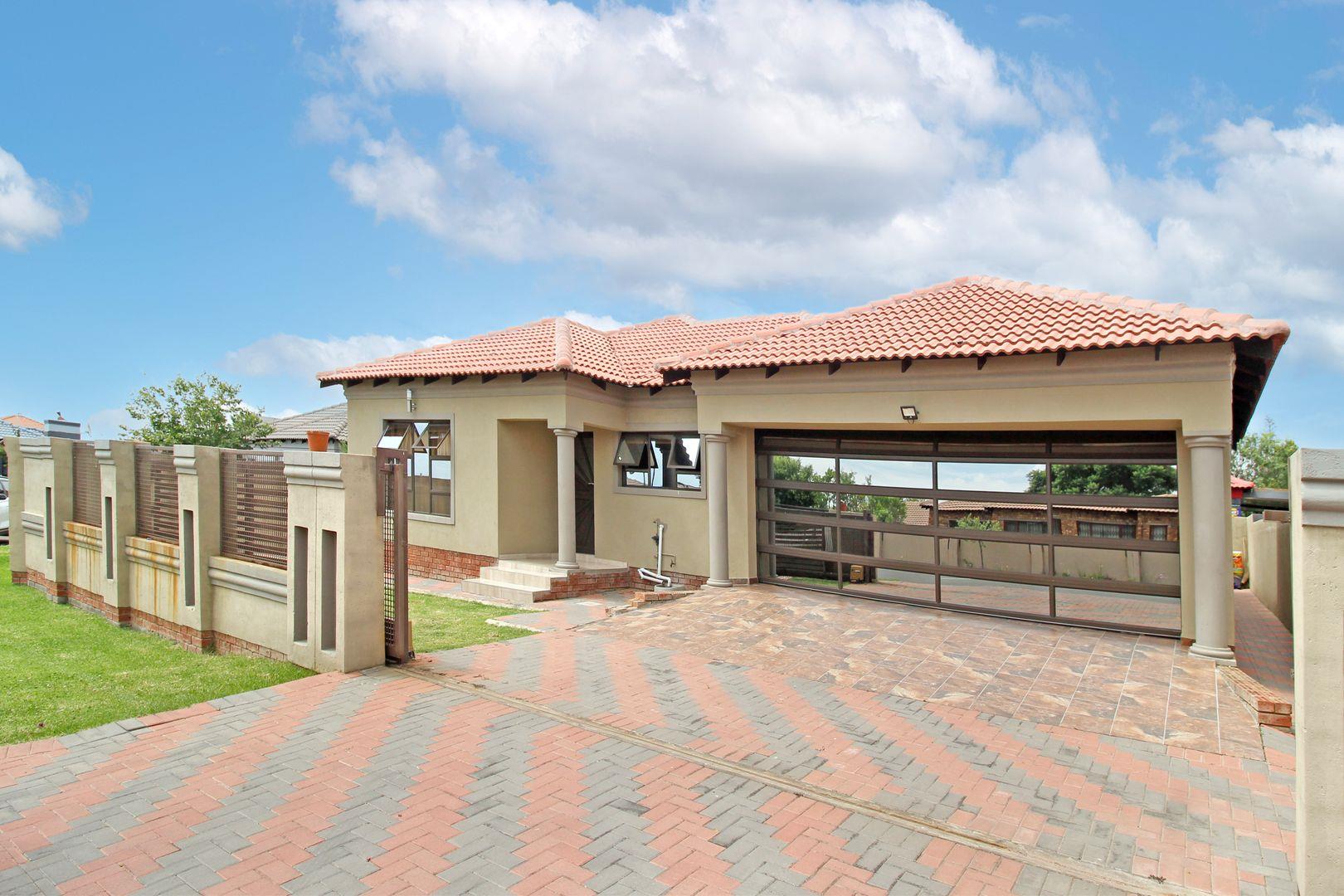 Arundo Estate Property Property and houses for sale in Arundo Estate