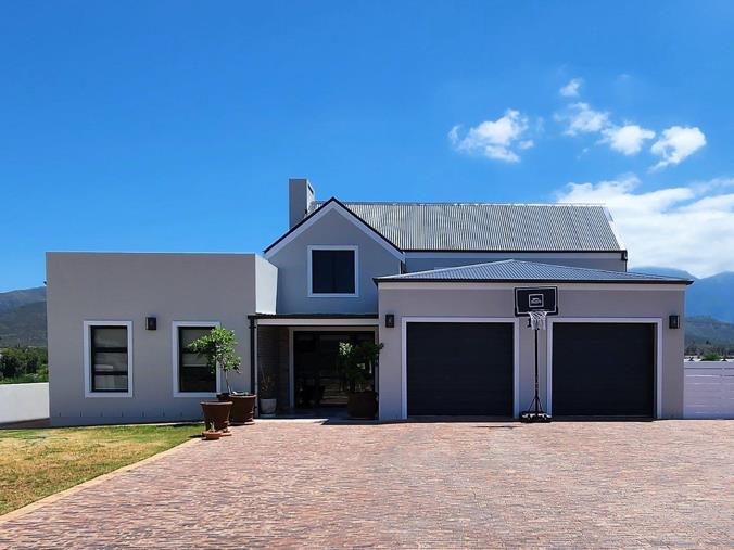 4 Bedroom House for Sale in Silwerstrand Golf And River Estate