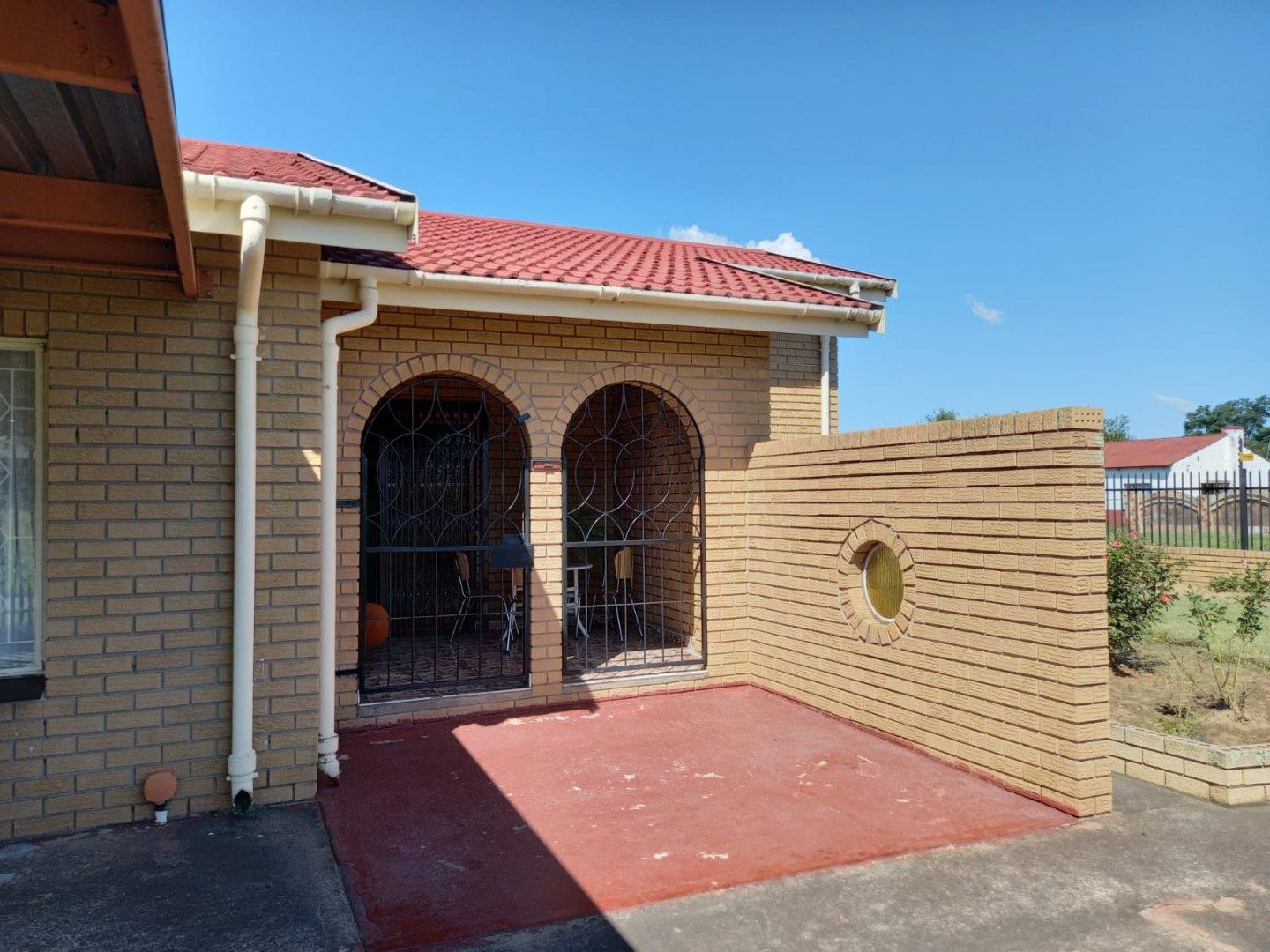 4 Bedroom House for sale in Dundee P24112214237