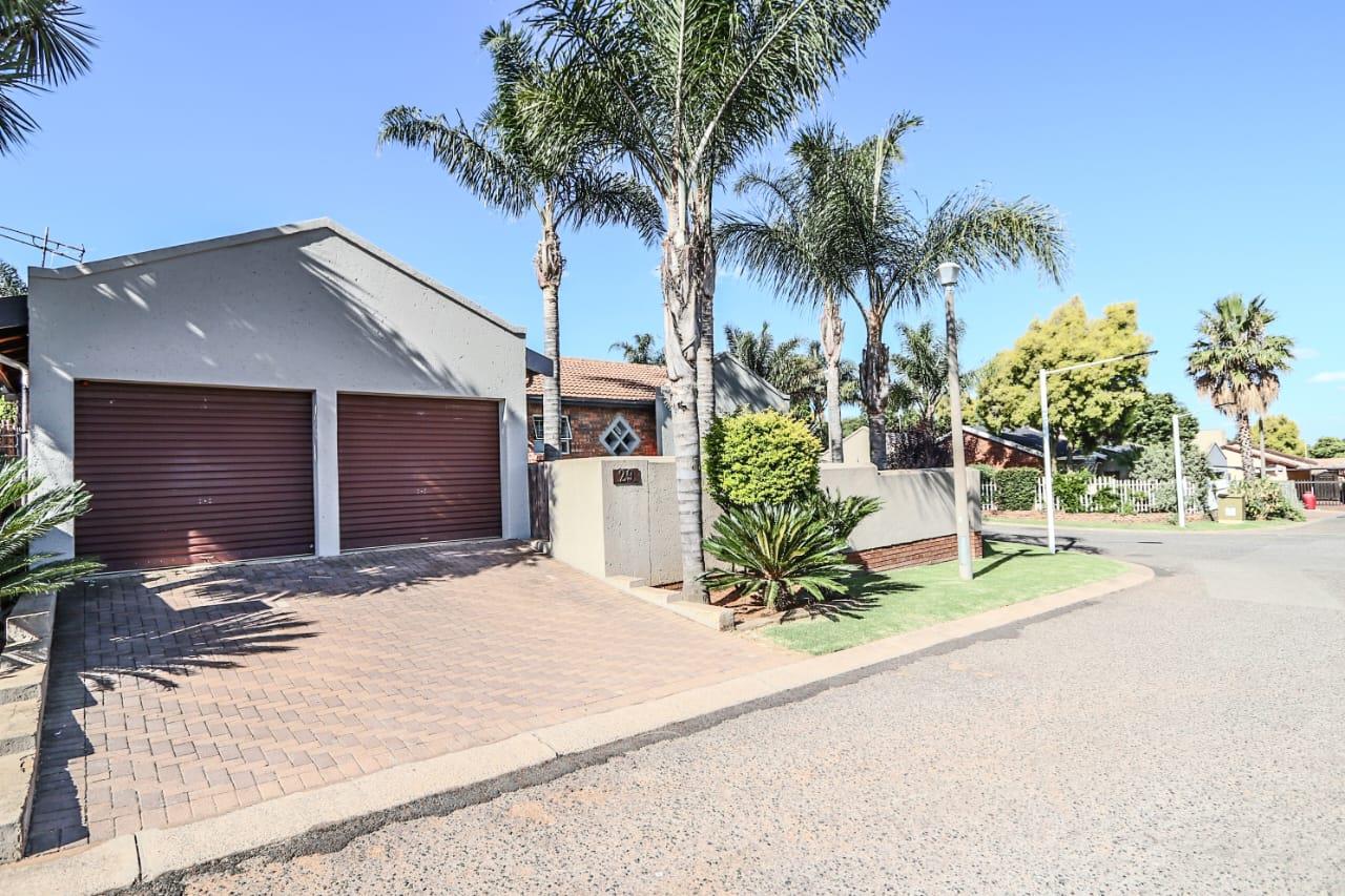 Glen Marais Property Houses for sale in Glen Marais
