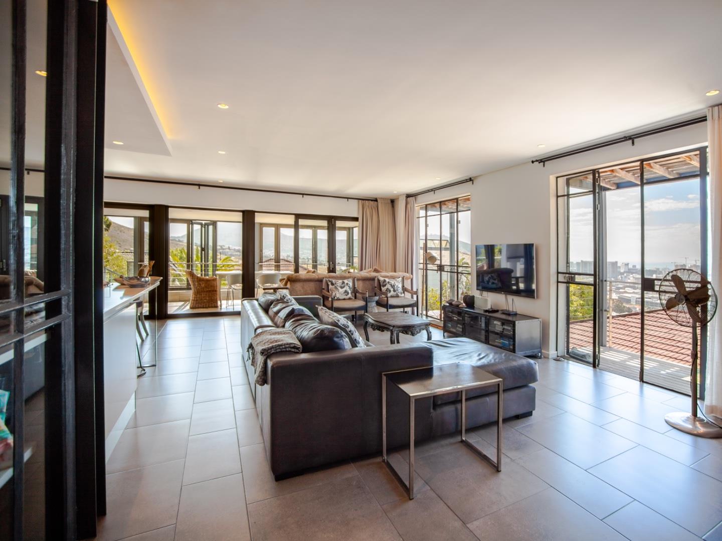 4 Bedroom House for sale in Walmer Estate 20 Grand Vue Road P24