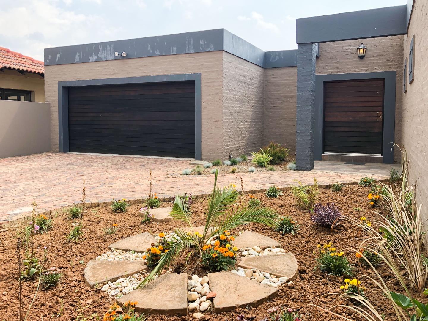 4 Bedroom House for sale in Vanderbijlpark SE 8 P24112232318