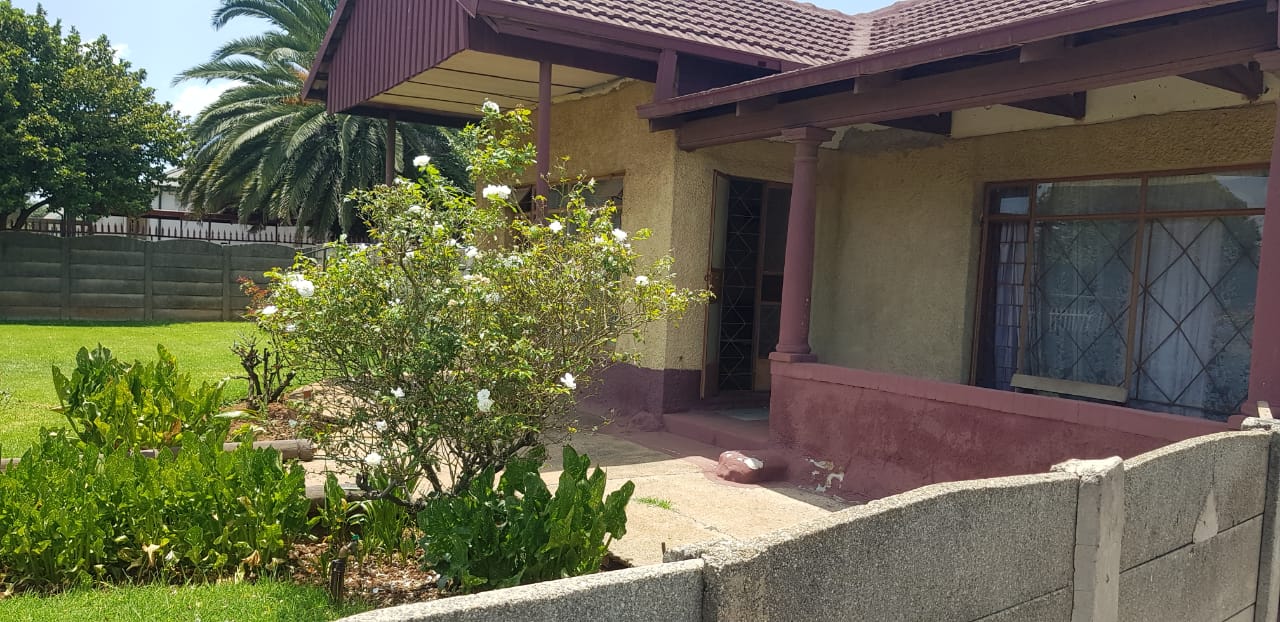 3 Bedroom House for sale in Brakpan Central P24112236059