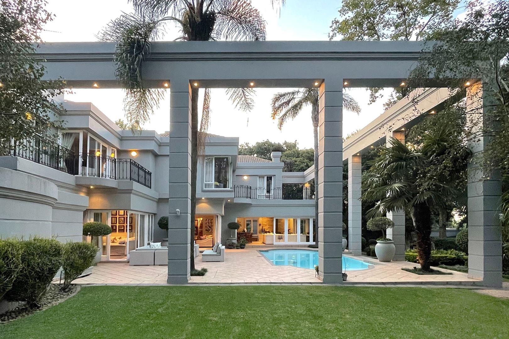 5 Bedroom House for sale in Sandhurst P24112237527