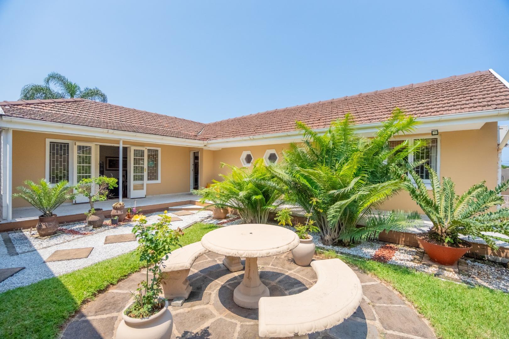 3 Bedroom House for sale in Durban North P24113309941