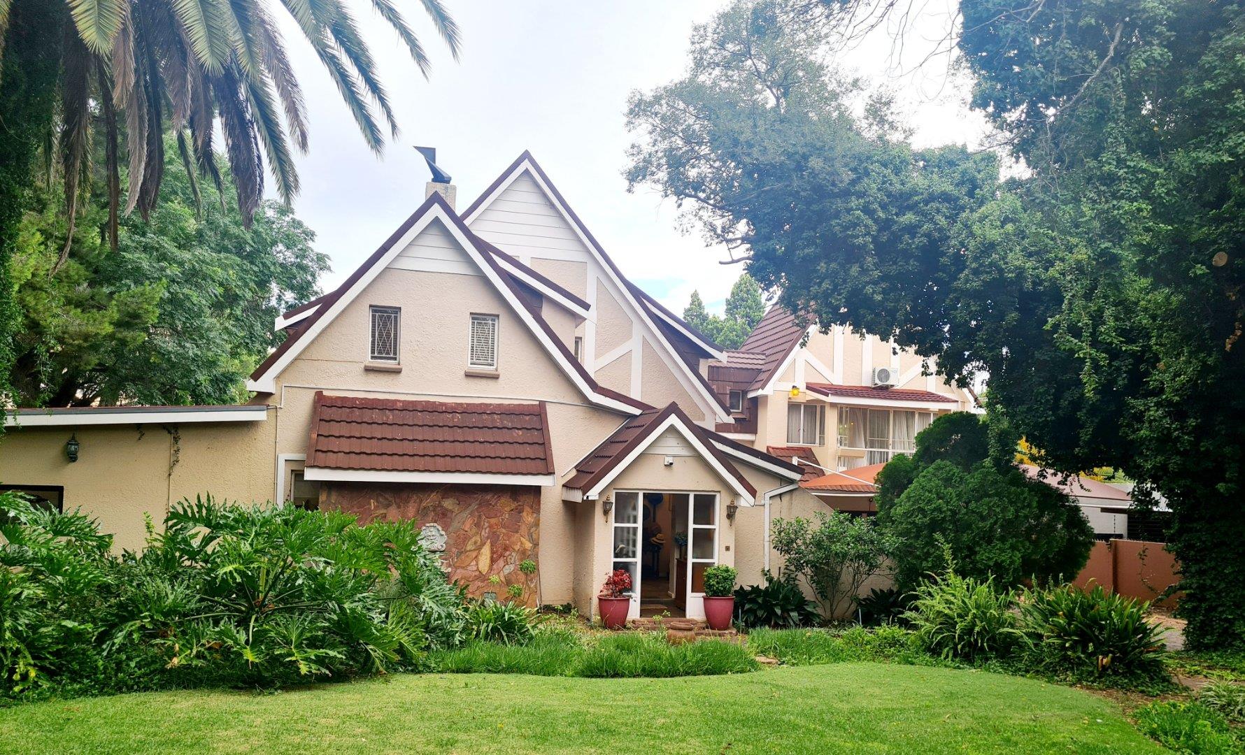 4 Bedroom House for sale in Waverley P24112248699