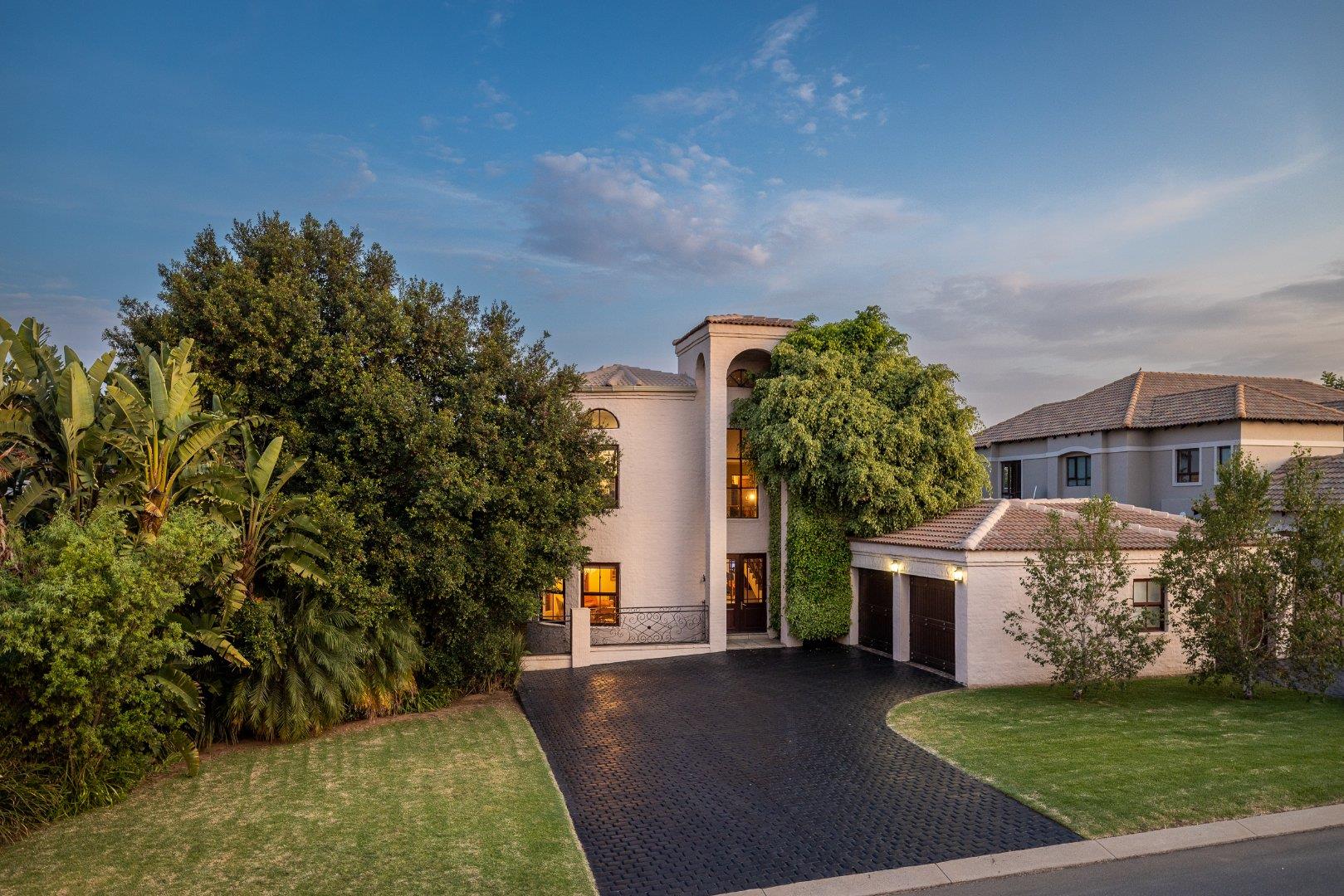 4 Bedroom House for sale in Blue Valley Golf Estate P24112250353