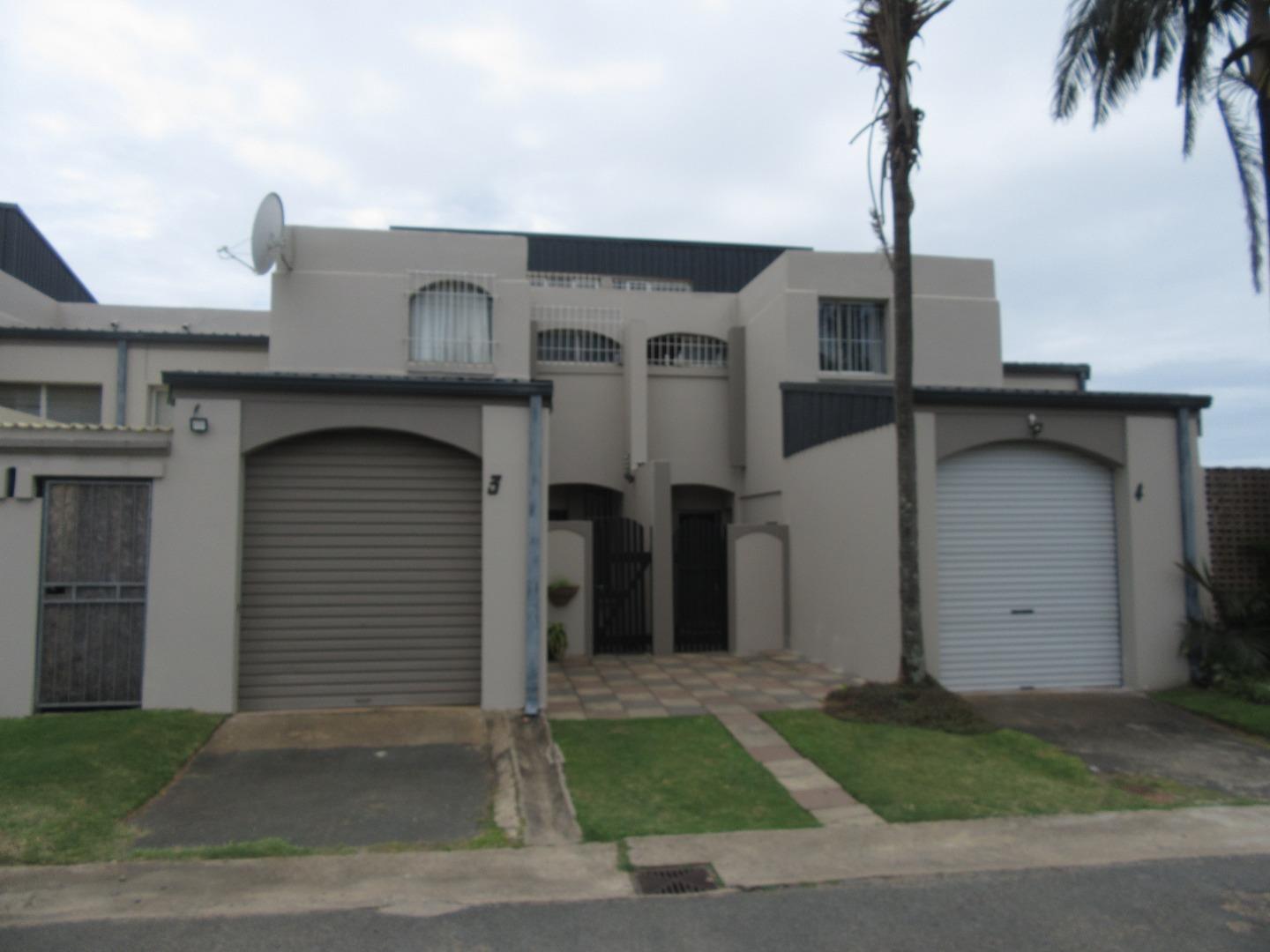 3 Bedroom Apartment / flat for sale in Freeland Park 3 Ss Quatro Mews