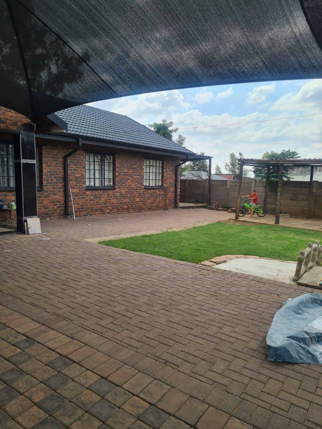 3 Bedroom House for sale in Riversdale P24112256282