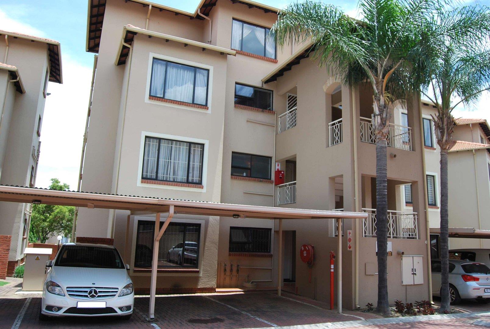 2 Bedroom Apartment / flat for sale in Sunninghill 54 Leeuwkop Road P24112264061
