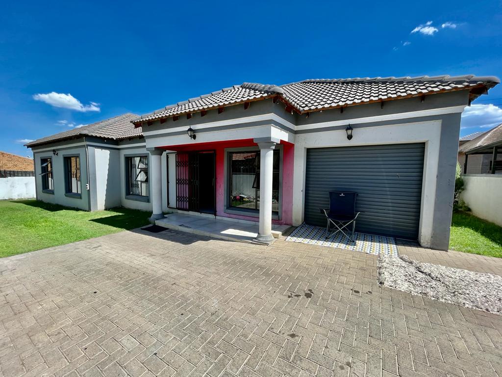 5 Bedroom House for sale in Reyno Ridge P24114275591