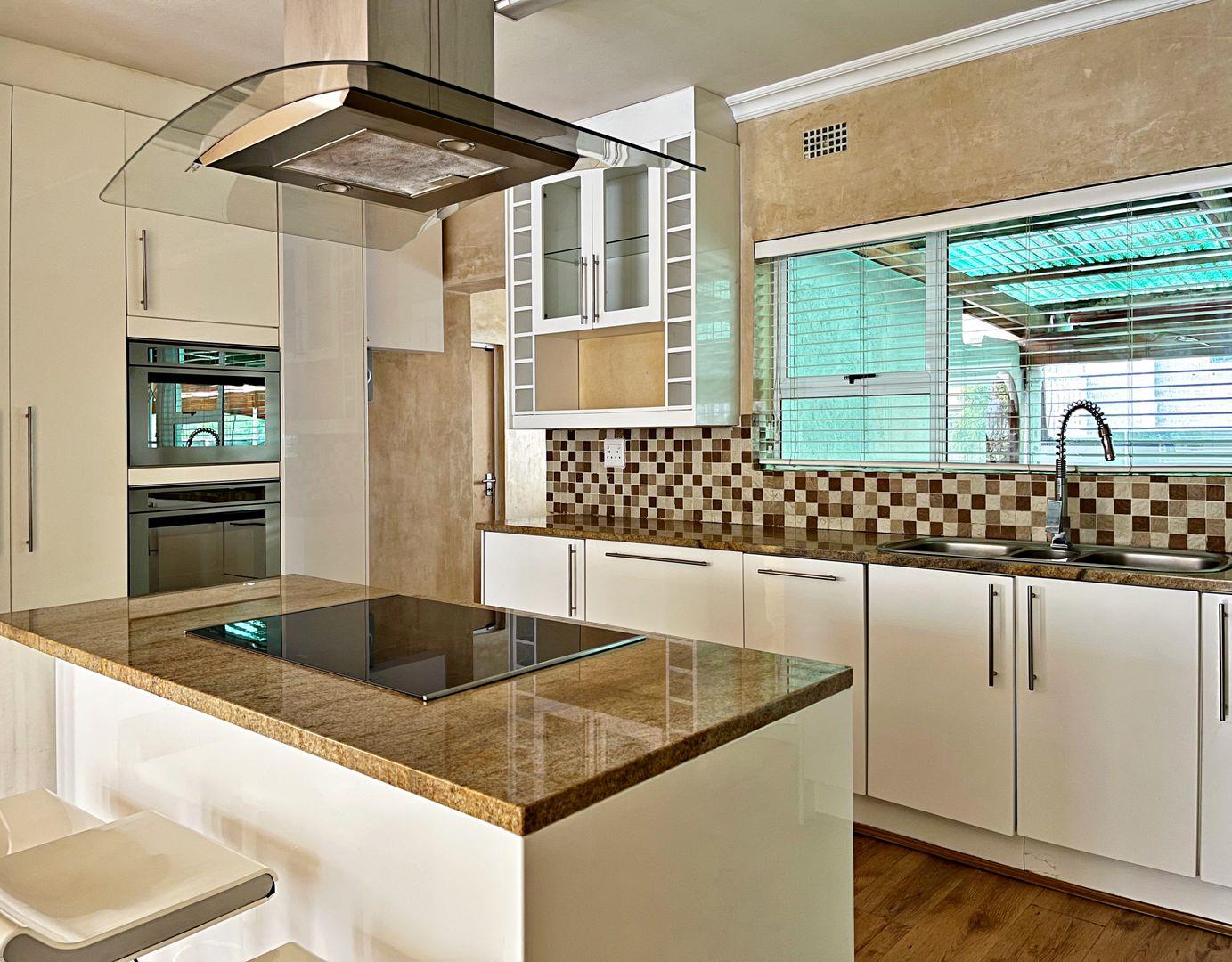 4 Bedroom House for sale in Townsend Estate 87 Stewart Street P24111994287