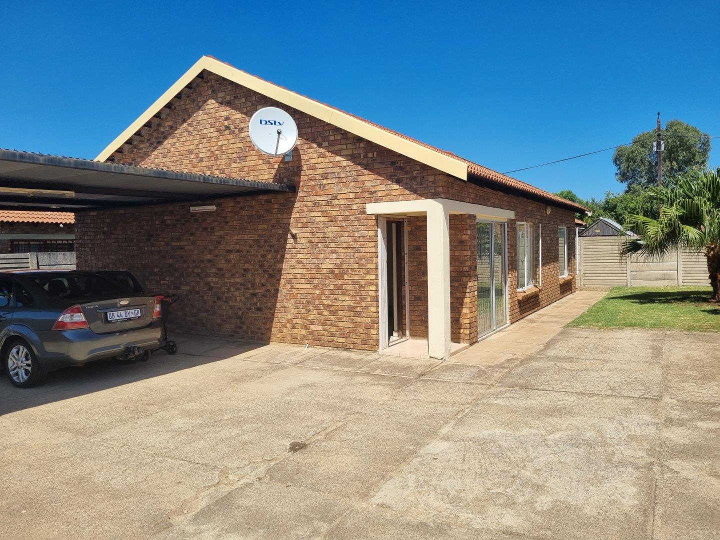 3 Bedroom House for sale in The Orchards P24112269599