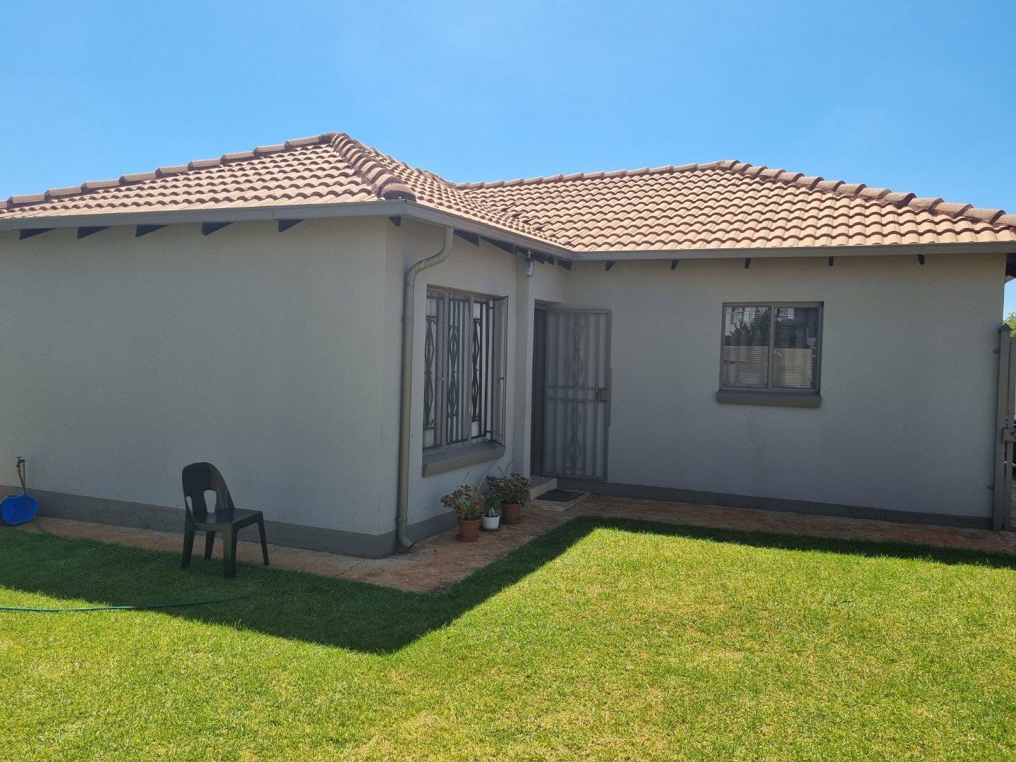 3 Bedroom House for sale in Karenpark P24112269692