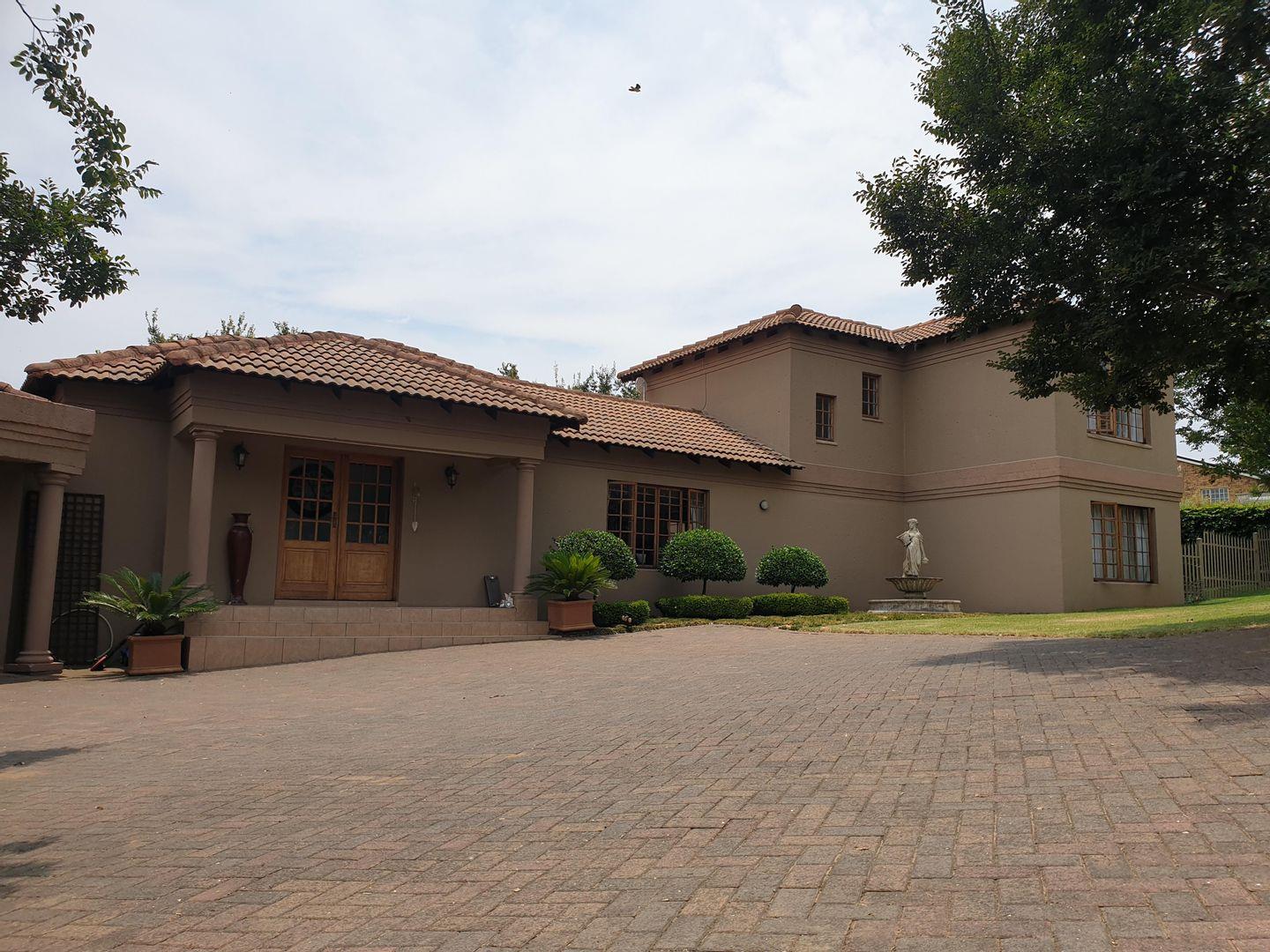 4 Bedroom House for sale in Frankfort P24112273310