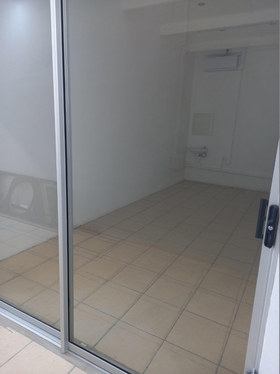 Commercial property to rent in Vincent 29 Devereux Avenue P24110624807