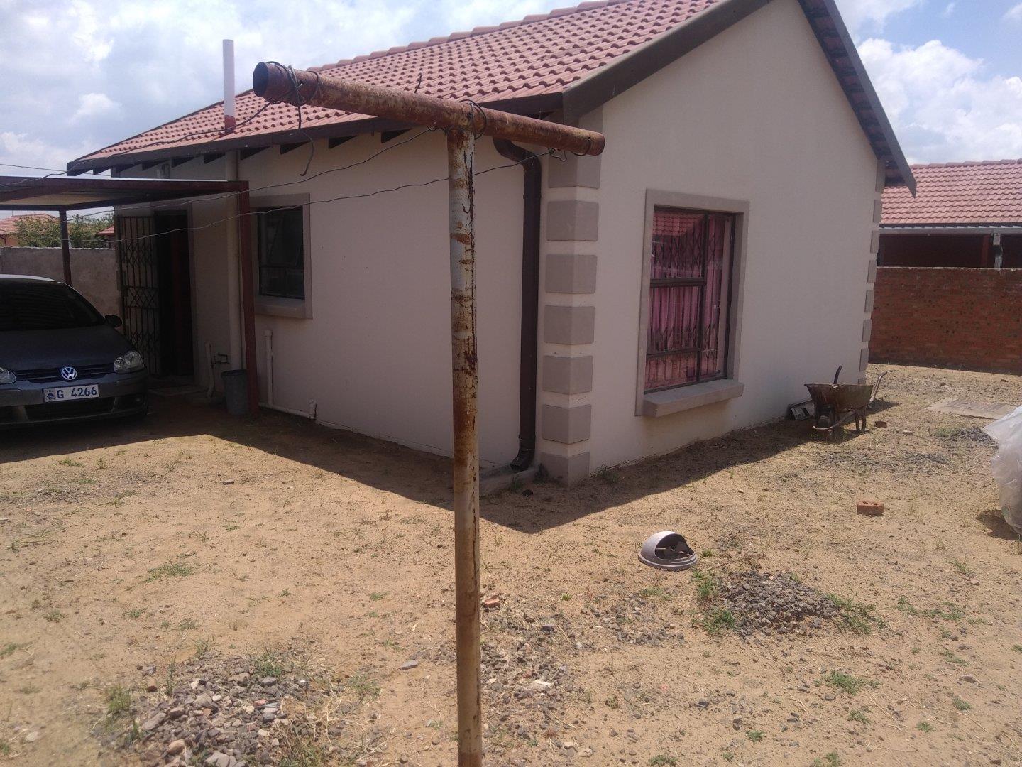 3 Bedroom House for sale in Mandela View P24112274131