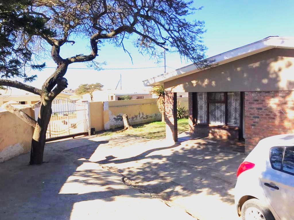 3 Bedroom House for sale in Zwelitsha P24112274816