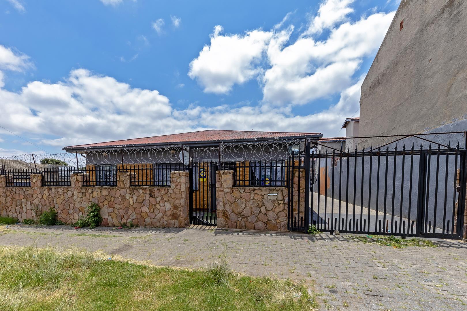 Newclare Property Property and houses for sale in Newclare