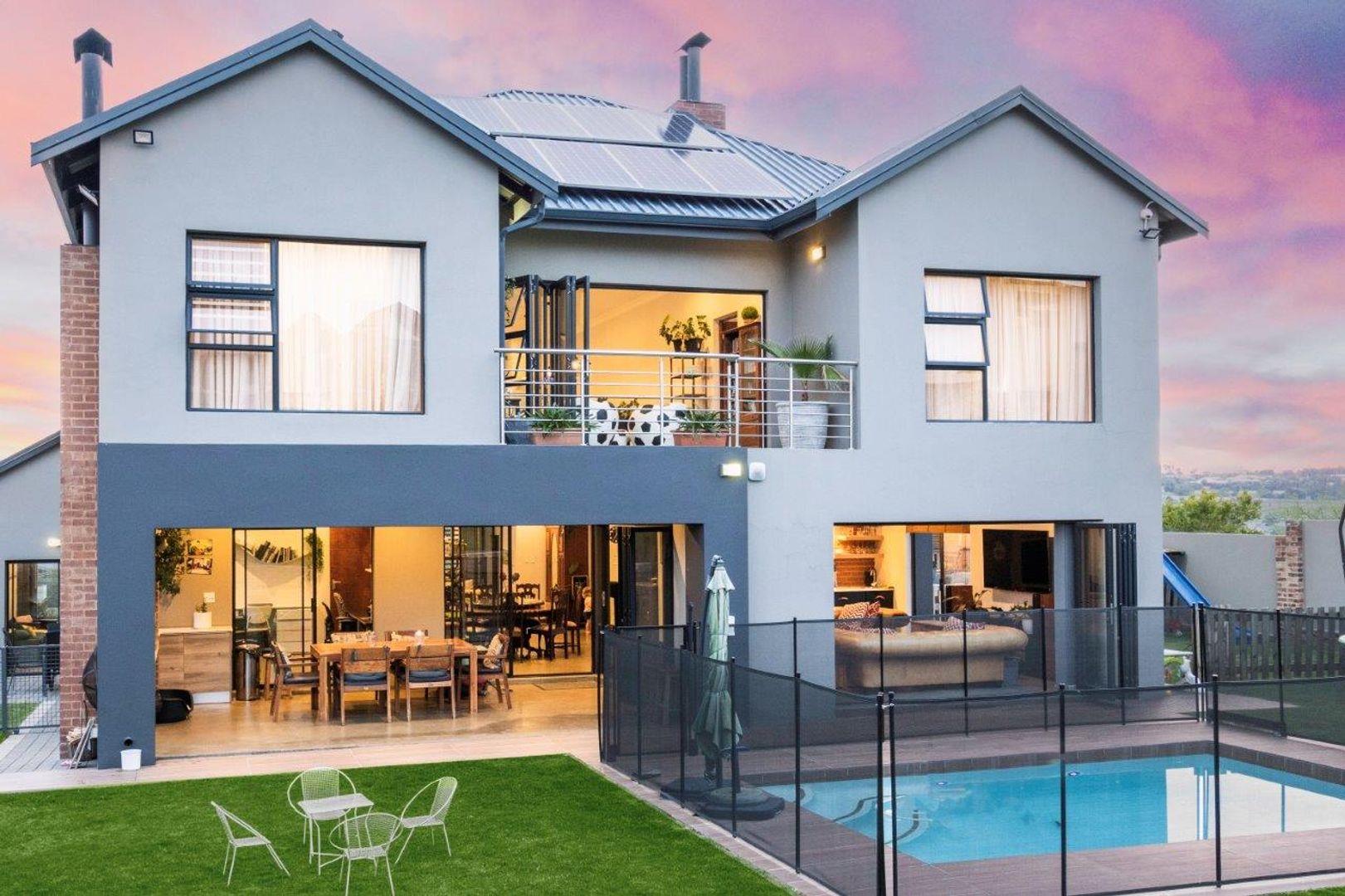 5 Bedroom House for sale in Waterfall Country Estate P24110770194